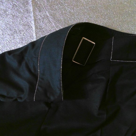 CHANEL; Size 38 Black Pants with fine Gold Detailing - Picture 4 of 9